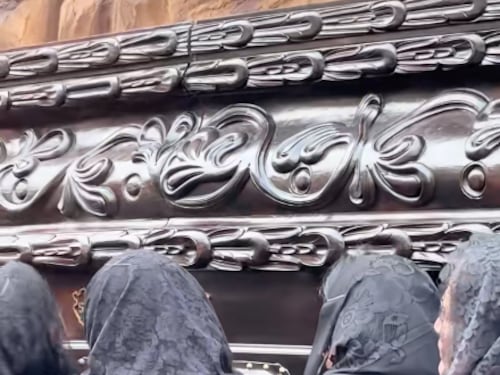 VIDEO. Así se daño una de las andas durante un cortejo procesional en Antigua