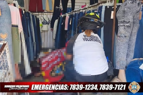 Mujer es asesinada dentro de una venta de ropa en zona 2 de Chimaltenango