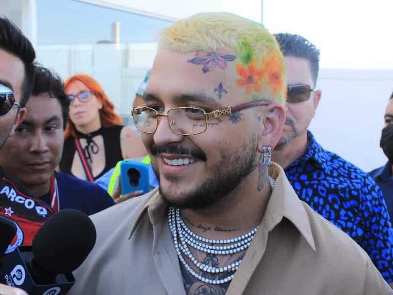 Nodal en la lista de los ‘50 más bellos’ de la revista People