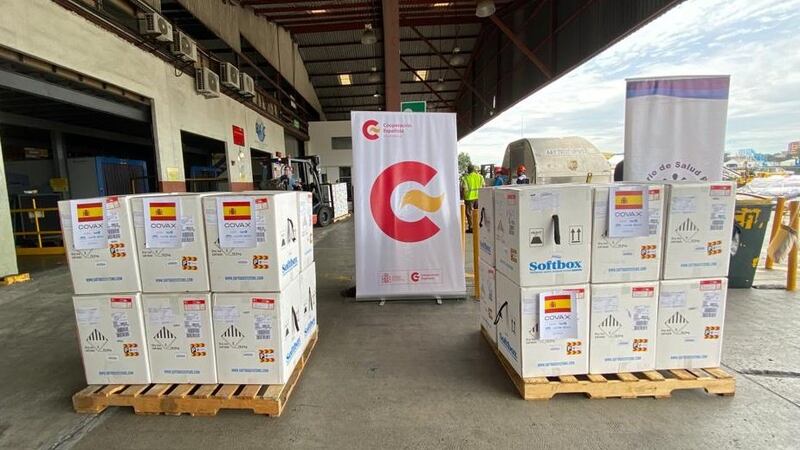 Guatemala recibe vacunas Covid-19 donadas por España
