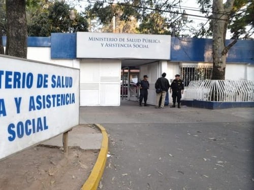 Salud denuncia red de corrupción en control de medicamentos
