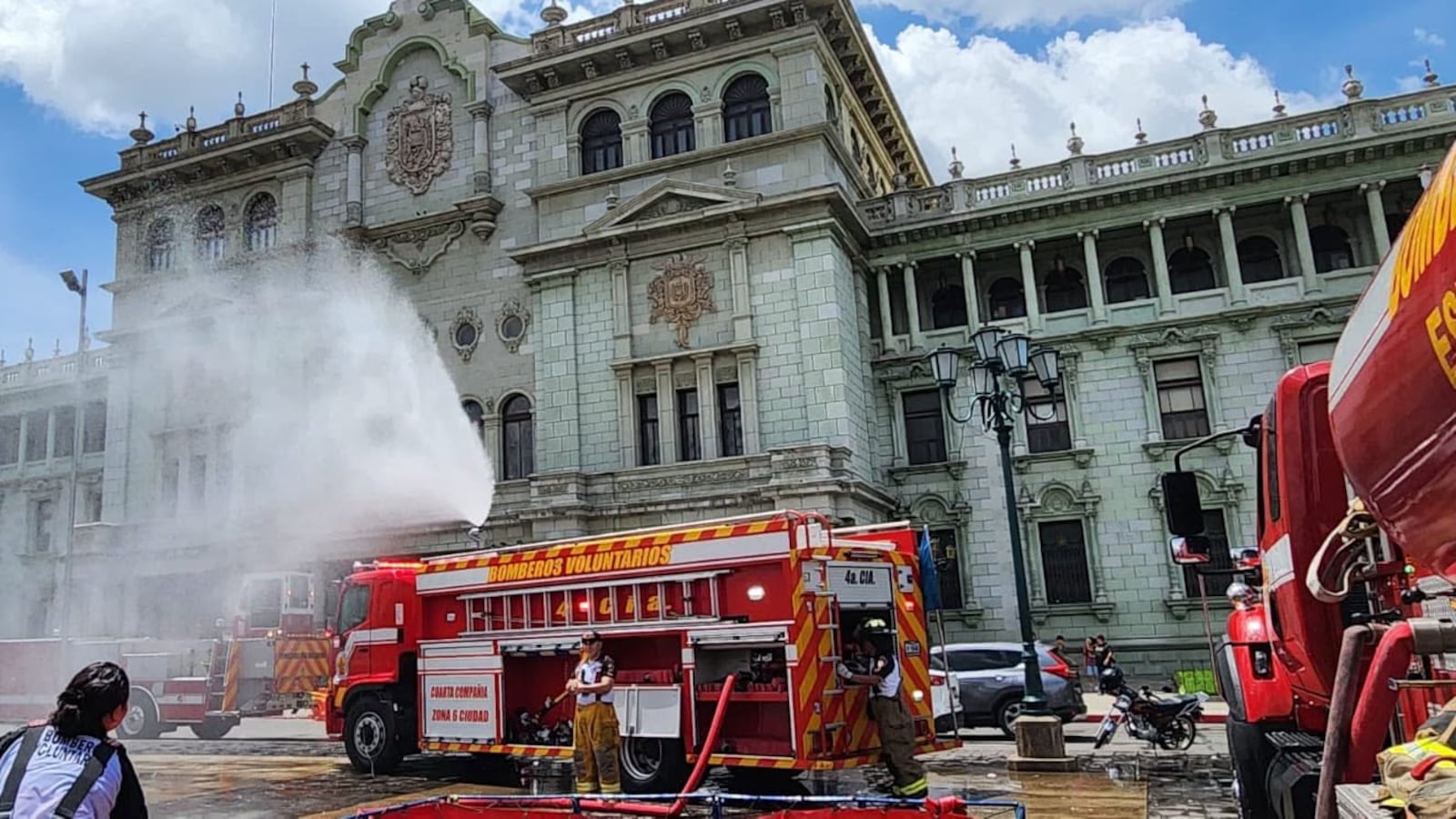 Los Bomberos Voluntarios celebran 75 años de fundación.