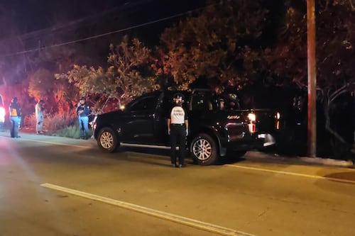 Dos fallecidos dentro de picop tras ataque armado en la ruta al Atlántico