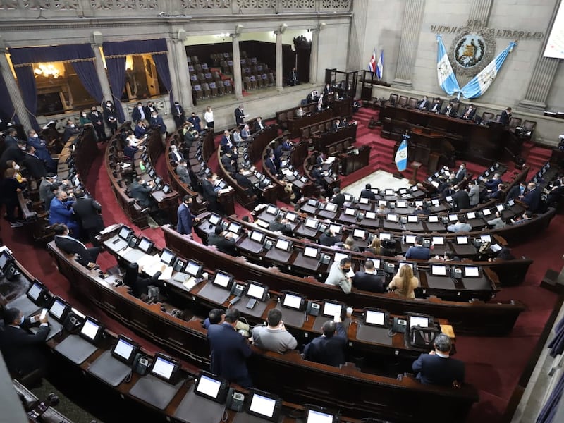 Aumenta contratación de personal en el Congreso en el primer año de Rodríguez