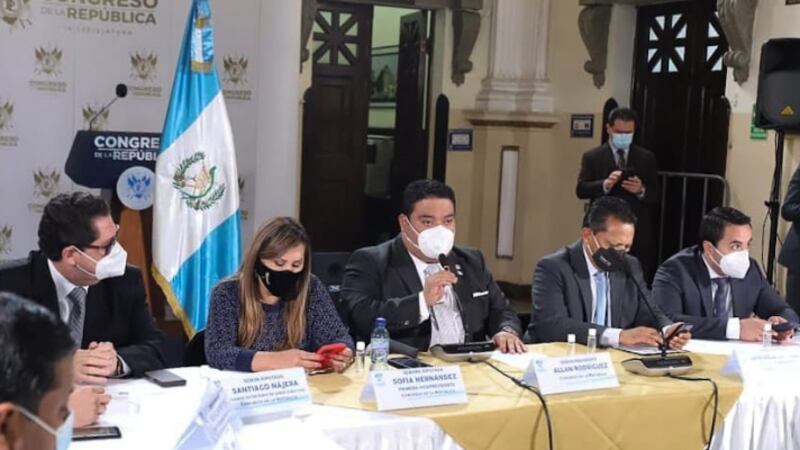 Antes de irse de descanso, Congreso prevé integrar pesquisidora contra magistrados