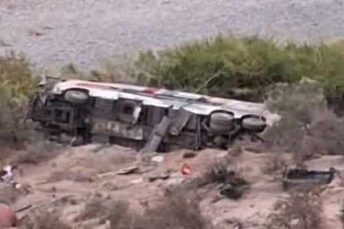 Accidente de bus en Perú deja decenas de personas fallecidas
