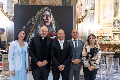 Arte sacro guatemalteco en Roma: Chrispapita exhibe “Sublime” en evento del Vaticano