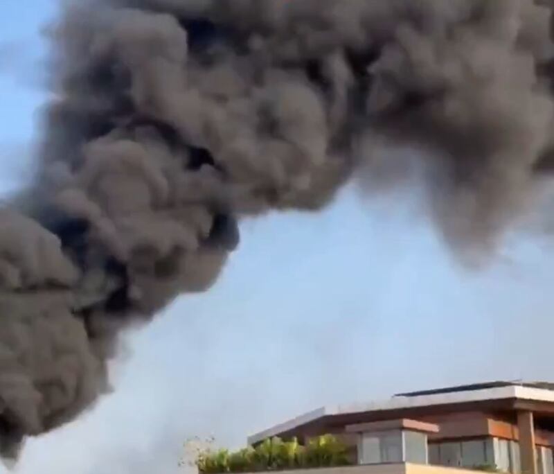 El fuego se extendió por varios pisos; al menos 50 personas fueron rescatadas con vida