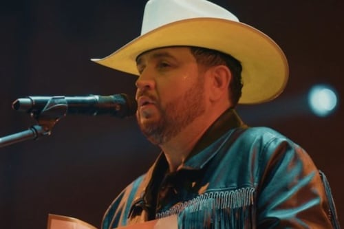 Tragedia en concierto de Edén Muñoz: Mujer muere tras caída de 8 metros