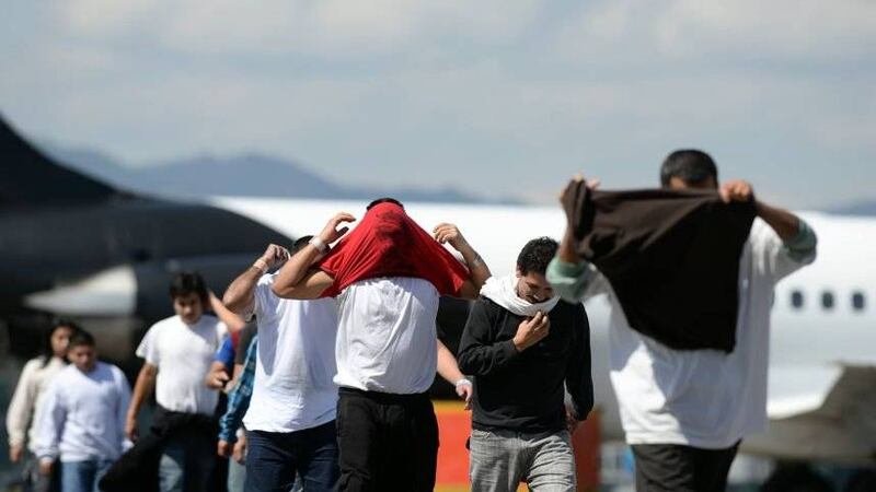 Más de 20 centroamericanos llegan al país tras solicitar asilo en EE. UU.