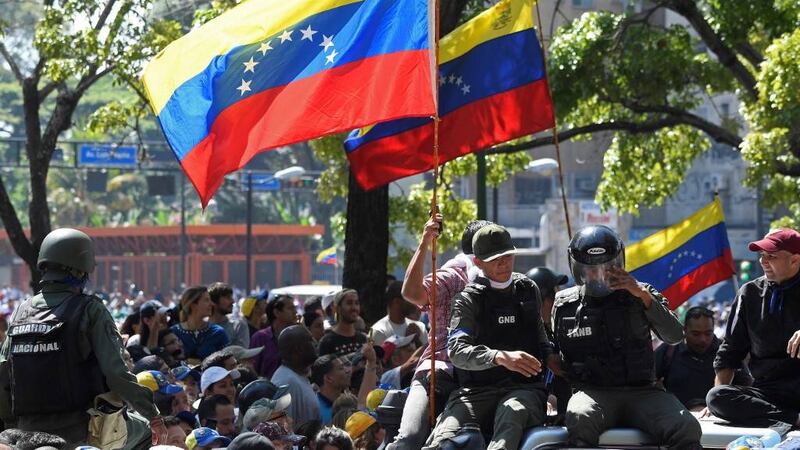 Venezuela: Gobierno saca del aire emisora radial y canales de televisión internacionales