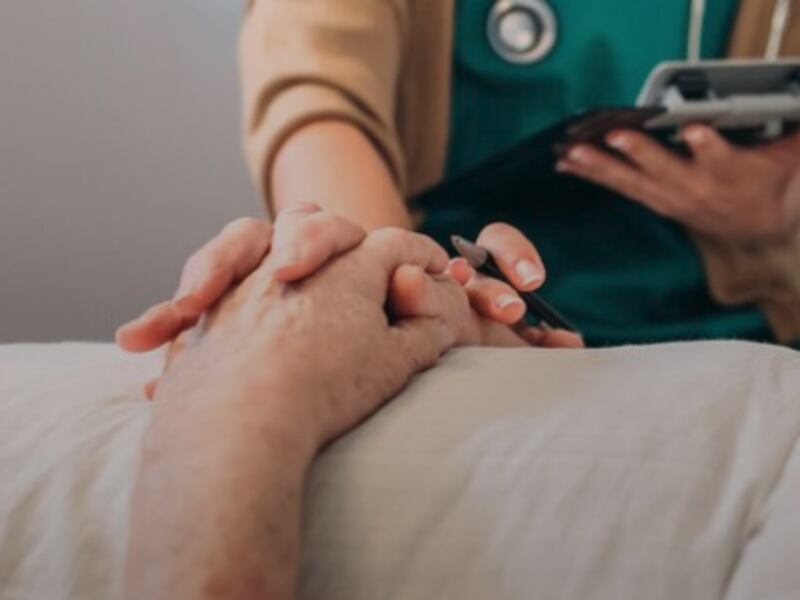 Hasta que la muerte los separe: ex primer ministro de Países Bajos muere junto a su esposa en eutanasia doble