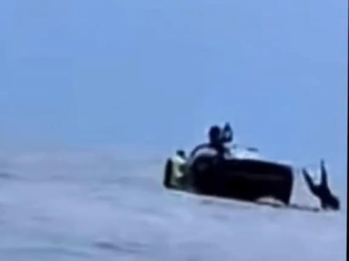 Difunden video del momento en que joven se lanza del “Jet Car” y desaparece en el lago Atitlán