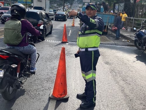 Autoridades advierten sobre multas con códigos QR falsos en vehículos
