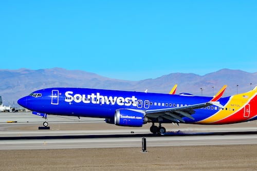 VIDEO. FBI interviene un avión por amenaza de bomba
