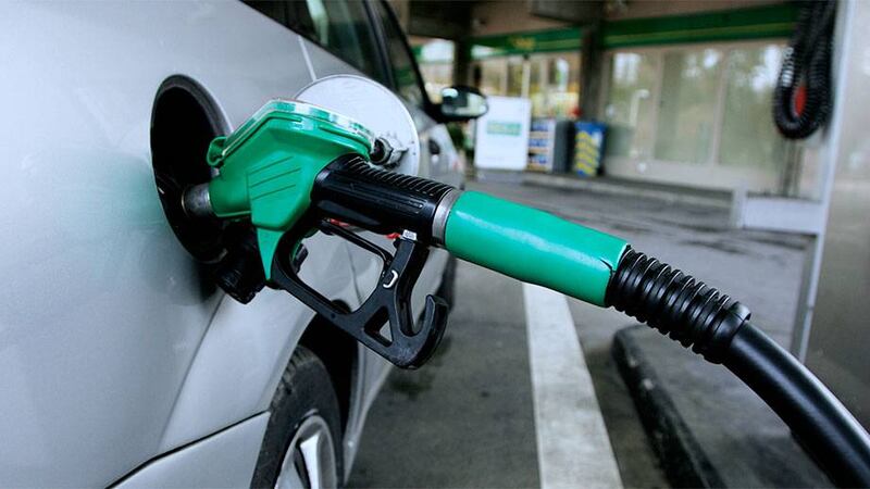 Diaco reporta rebaja de 50 centavos en precios de combustibles