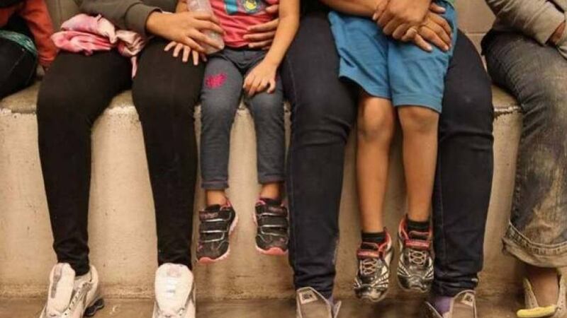 Unidades familiares de centroamericanos retornados llegan a Guatemala