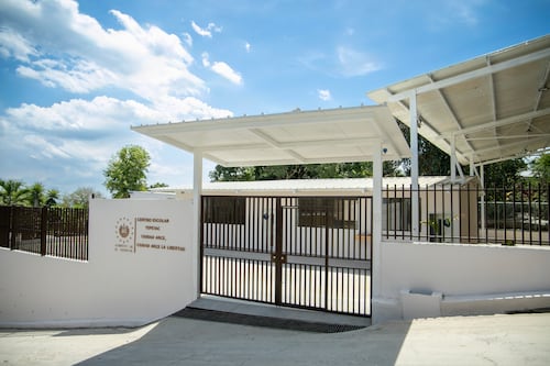 Bukele alcanza 210 escuelas renovadas con programa “Dos Escuelas X Día”