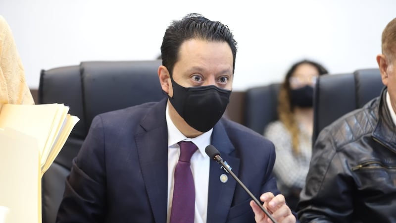 Iniciativa de ley de Giammattei para “atraer inversiones” puede contener ilegalidades