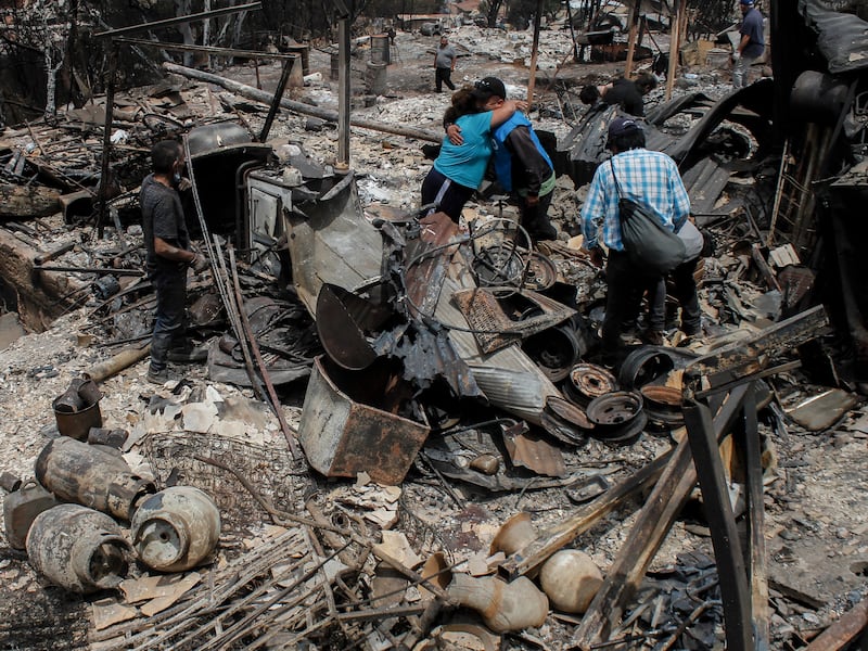 Sigue el drama en Chile por los incendios: ya son más de 100 muertos y 300 desaparecidos