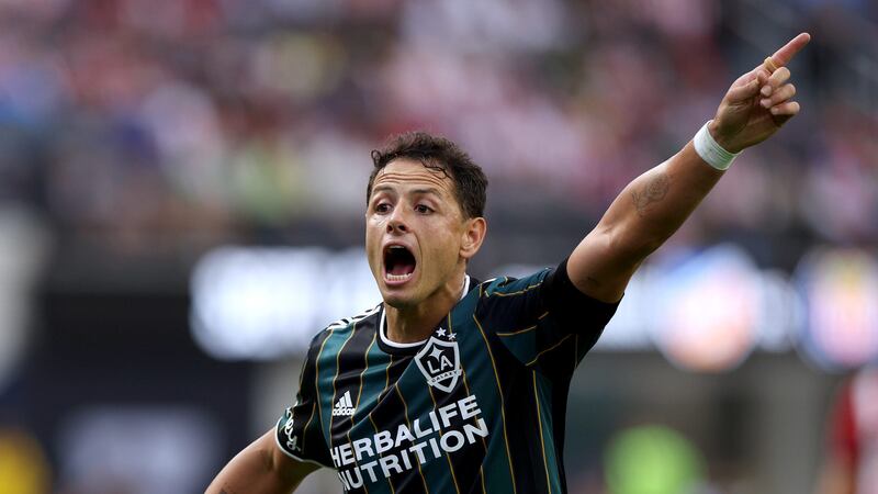 Grave lesión terminaría la etapa de 'Chicharito' Hernández en el LA Galaxy