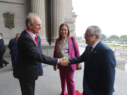 Magistrados Claudia Paredes y Carlos Lucero están en Lima por cumbre judicial