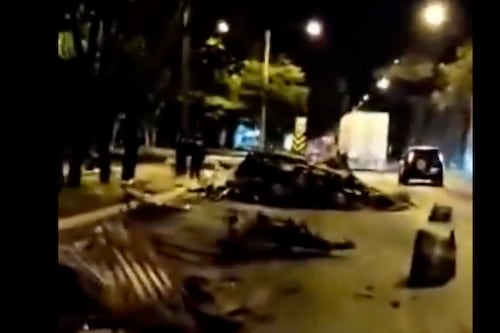 Cae chatarra en Periférico y complica la movilidad este jueves por la mañana