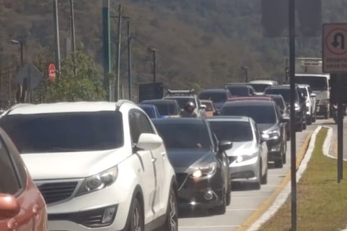 Kilómetros de tráfico para ingresar a La Antigua este Día del Cariño