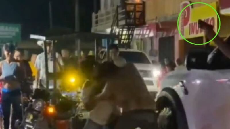 VIDEO. Disparos, tragos y pelea en la feria patronal de la Libertad en Petén