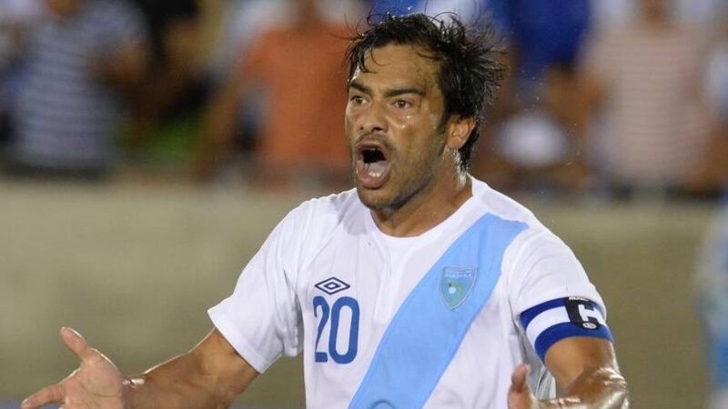 Carlos Ruiz envía fuerte mensaje a los exfuncionarios y los llama "lacras"