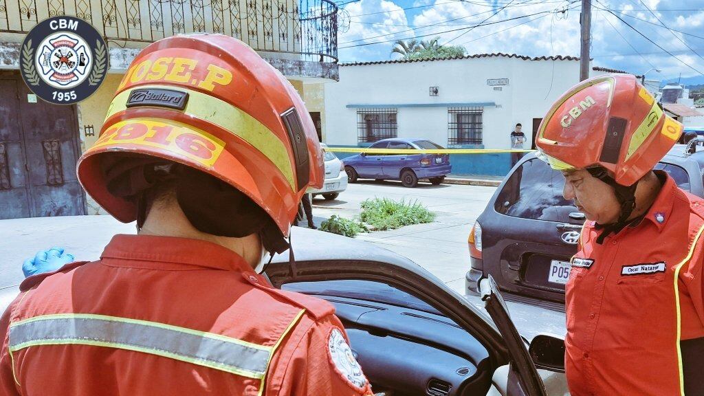 Hallan cadáver de mujer dentro de vehículo en colonia El Edén.