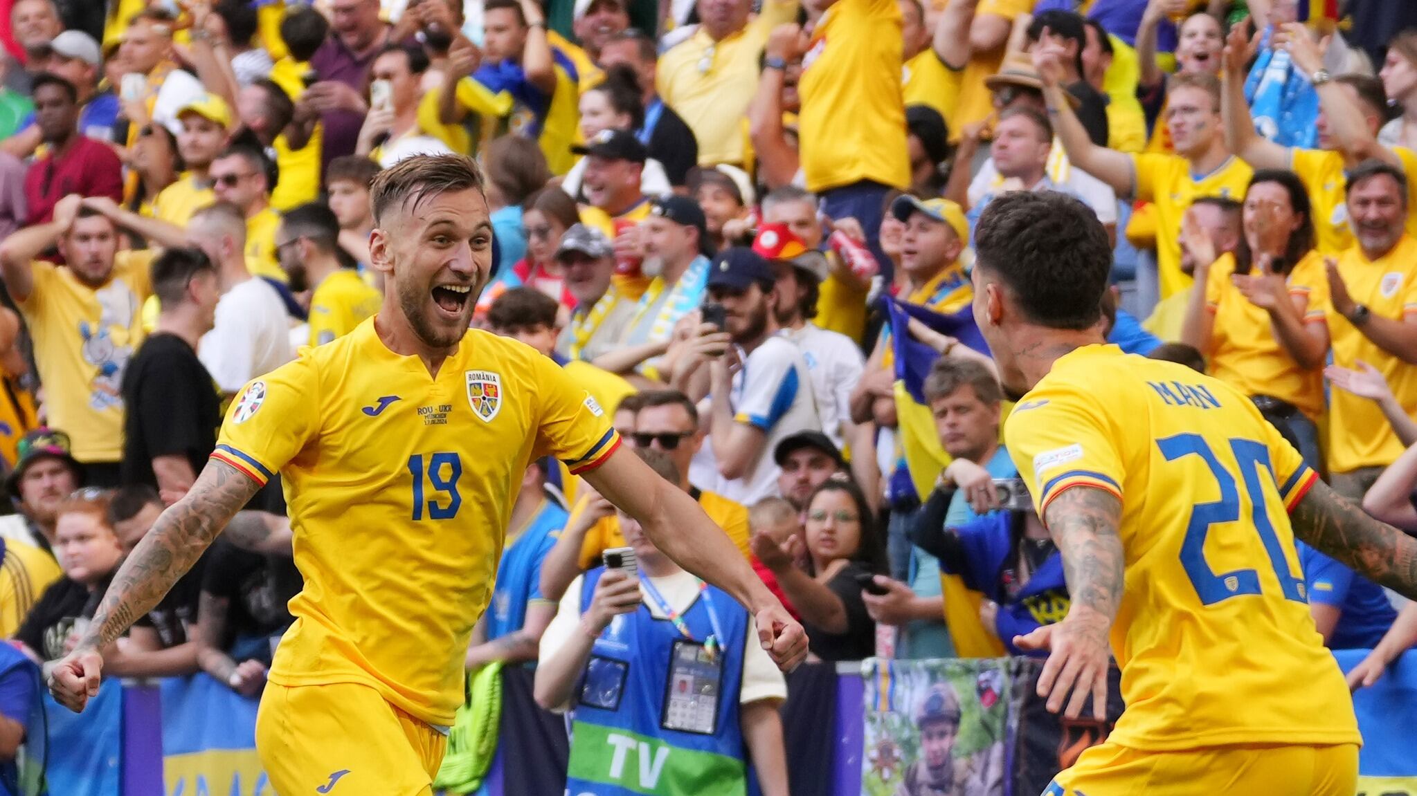 Rumania a dado un gran golpe sobre la mesa al golear a Ucrania 3-0 que ha sido una de las selecciones que más nos ha quedado a deber.