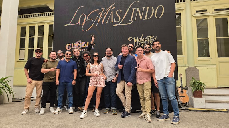 Malacates Trébol Shop y Los Cumbia Stars.