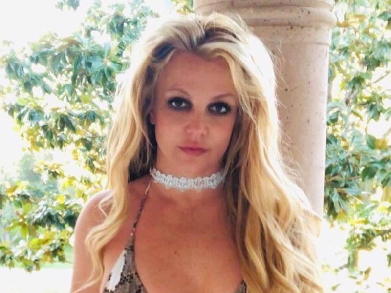 Britney Spears vuelve a preocupar a sus fans tras tatuarse gran parte de su cuerpo