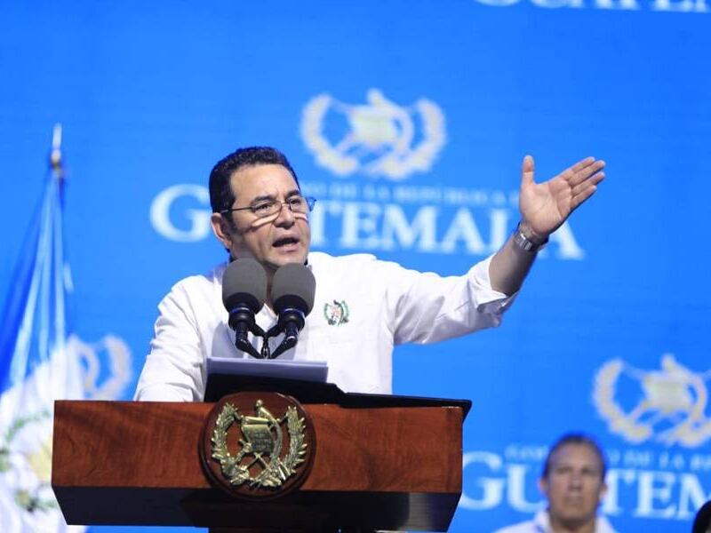 Presidente: "Esto no se los dio Jimmy Morales, se los dio el pueblo de Guatemala"