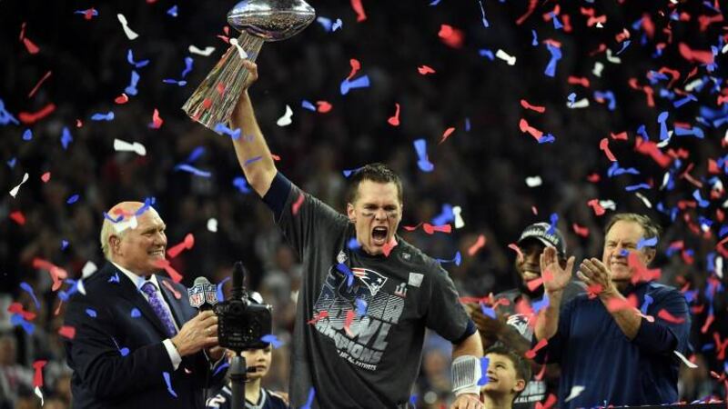 Tom Brady pone fin a su legendaria carrera en la NFL