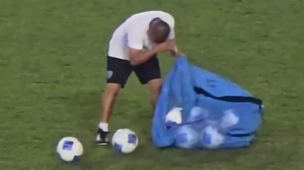 El emotivo momento se ha hecho viral en redes sociales. Foto: RRSS