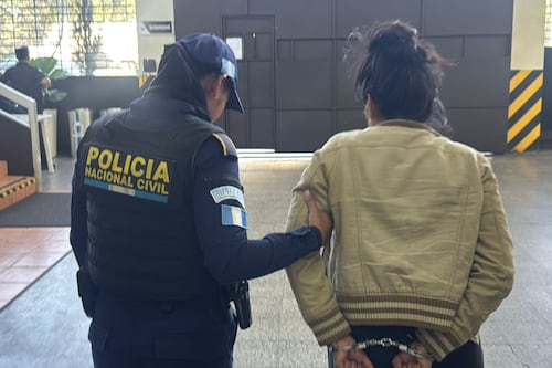 Cae “La Chenca”: peligrosa extorsionista de la mara 18 que era buscada por cinco juzgados