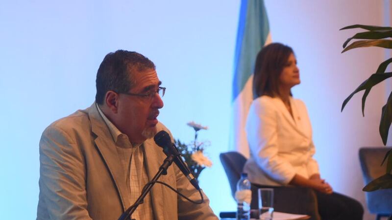 Bernardo Arévalo a alcalde electos: “son socios para implementar nuestro plan de gobierno”