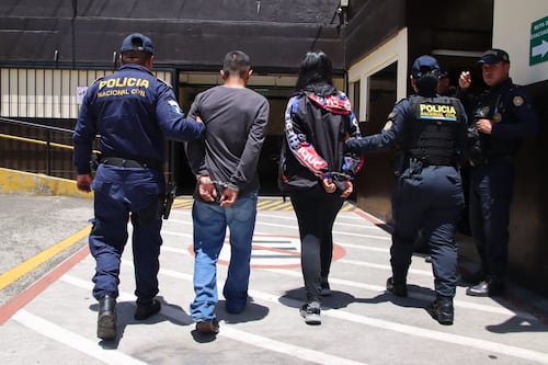 Capturan a pareja acusada de asesinar a su bebé de dos meses en Mixco