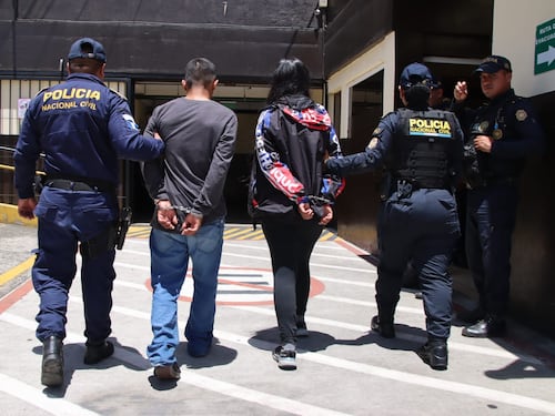 Capturan a pareja acusada de asesinar a su bebé de dos meses en Mixco