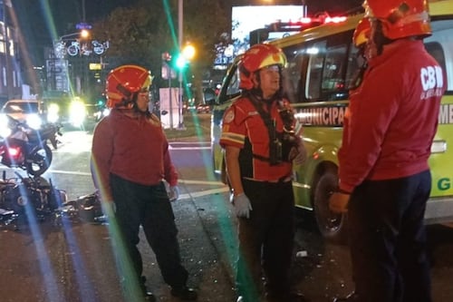 Conductor habría pasado un semáforo rojo y murió tras accidentarse en Los Próceres