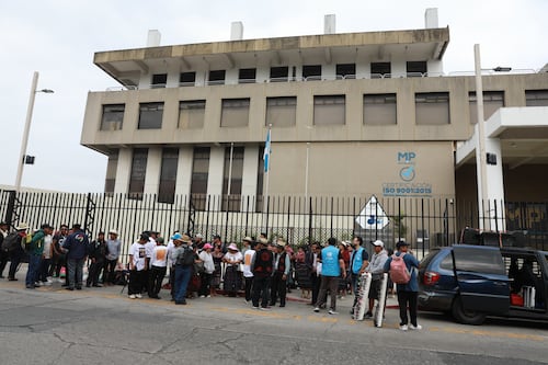 48 Cantones rodean el MP previo a iniciar caminata hacia la CC