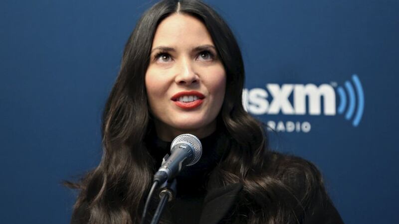 La actriz Olivia Munn admite sufrir cáncer de mama: así reaccionaron algunas de sus colegas