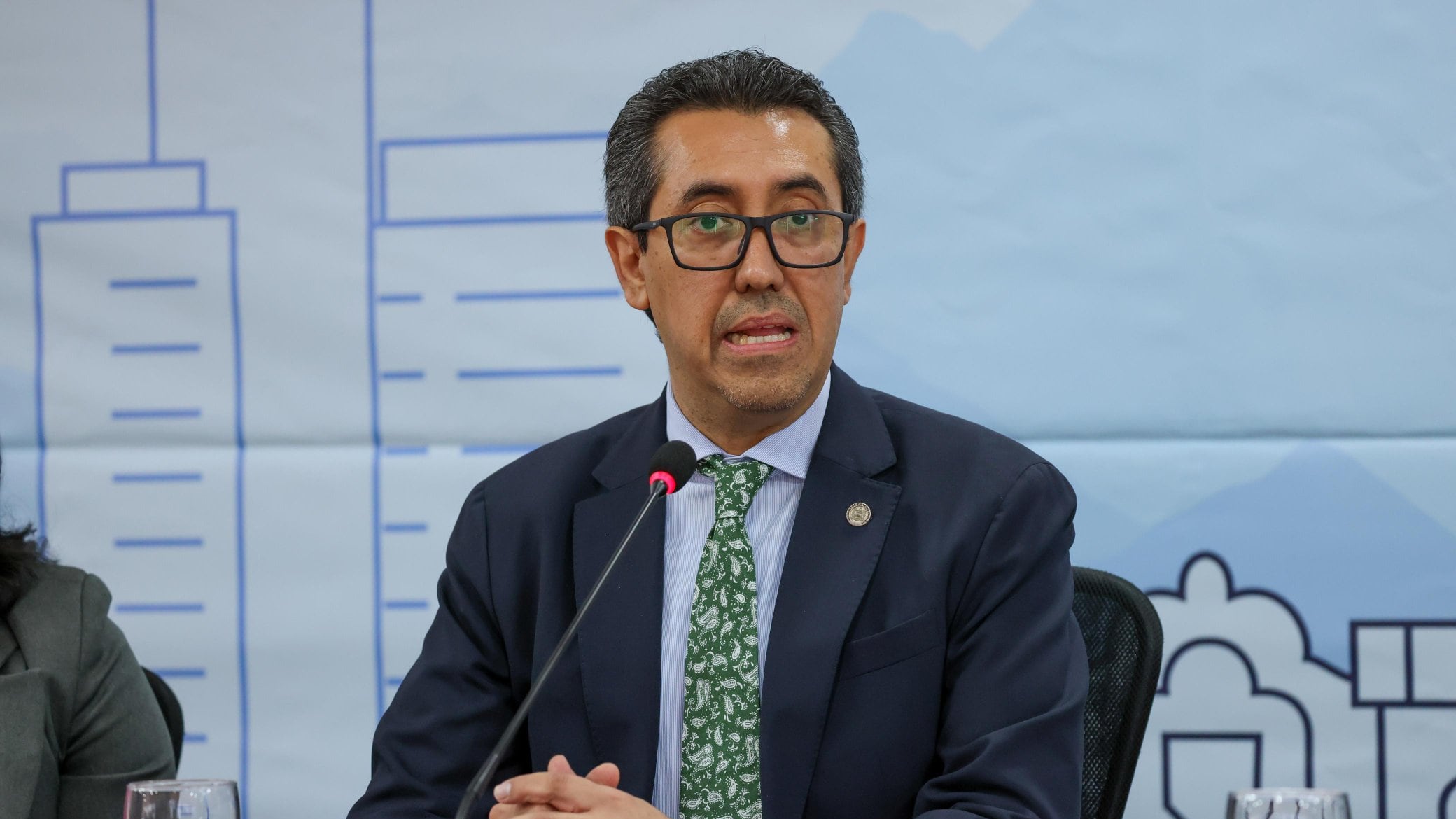 El ministro de Finanzas, Jonathan Menkos, explicó las prioridades que reflejará el Presupuesto 2025. Foto Minfin