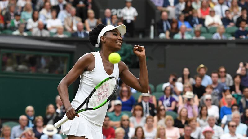 Venus, Muguruza y Djokovic siguen adelante en Wimbledon que se quedó sin la número uno del mundo