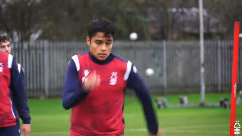 VIDEO. El guatemalteco Marcelo Saraiva ya se entrena con el Nottingham Forest de Inglaterra
