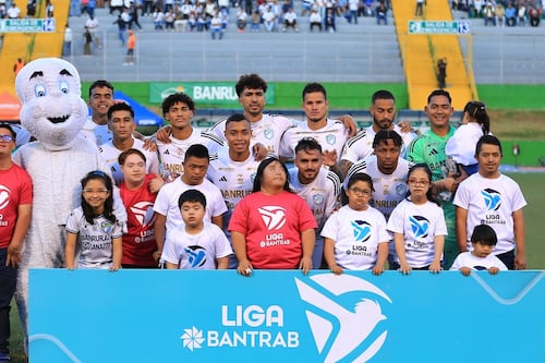 Xelajú MC asalta la cima y hunde a Comunicaciones