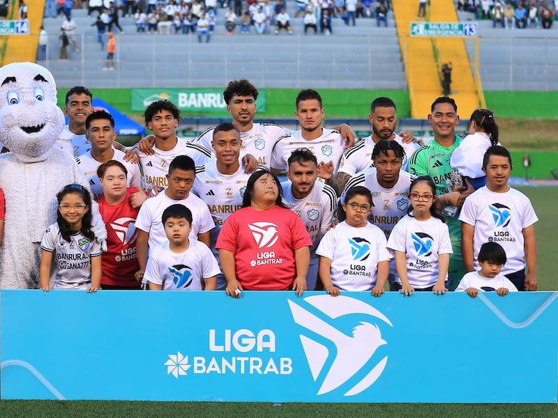 Presión máxima para Comunicaciones tras las victorias de Marquense, Guastatoya y Malacateco