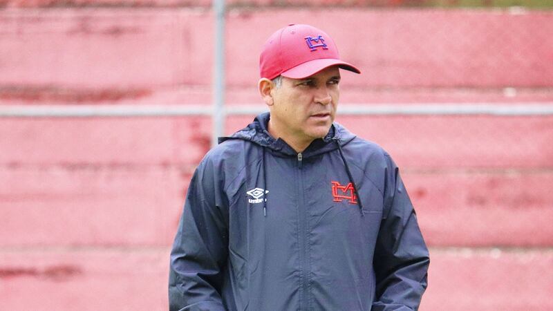 Municipal deja fuera al técnico Antonio Torres Servín